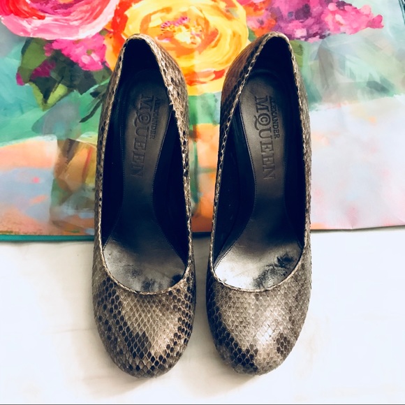 Authentic Alexander McQueen Python heels - Picture 5 of 6